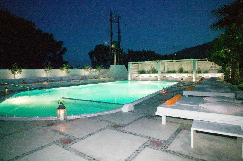 Hotel 28 Камари Экстерьер фото
