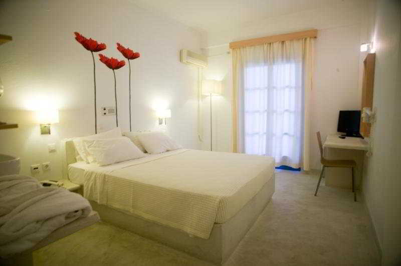 Hotel 28 Камари Экстерьер фото
