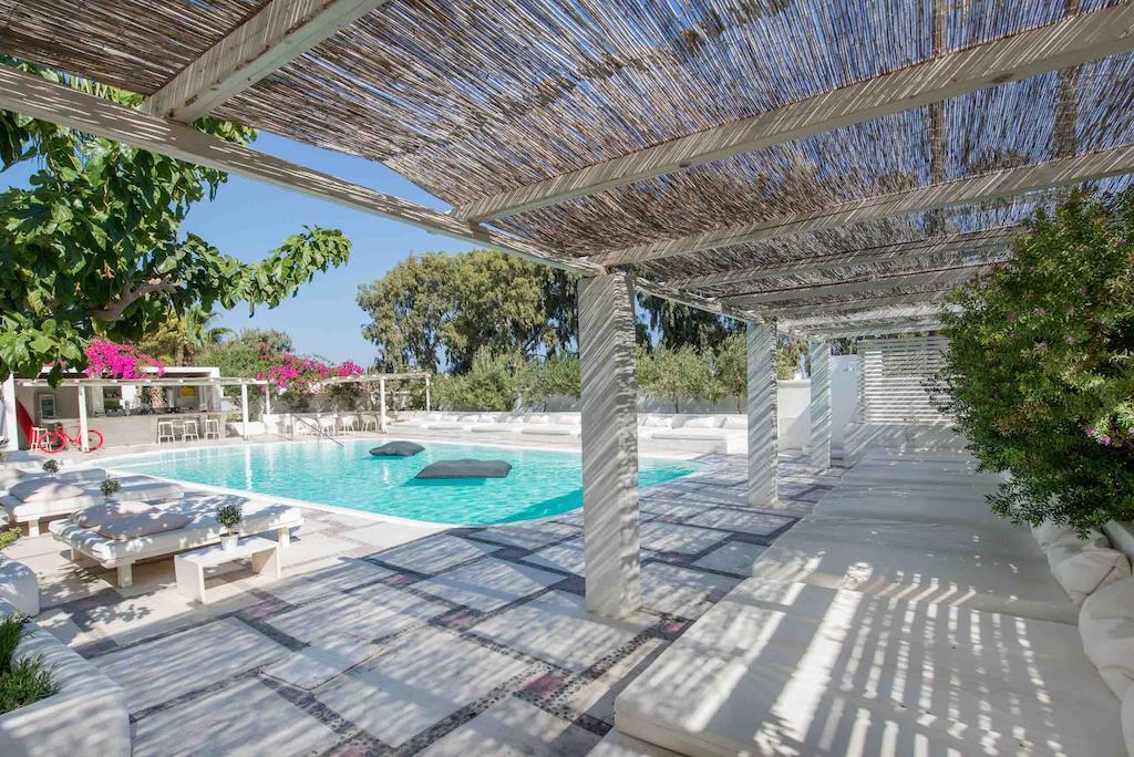 Hotel 28 Камари Экстерьер фото
